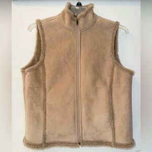 L.L. Bean Beige Sherpa Fleece with Embroidery Vintage Size Medium